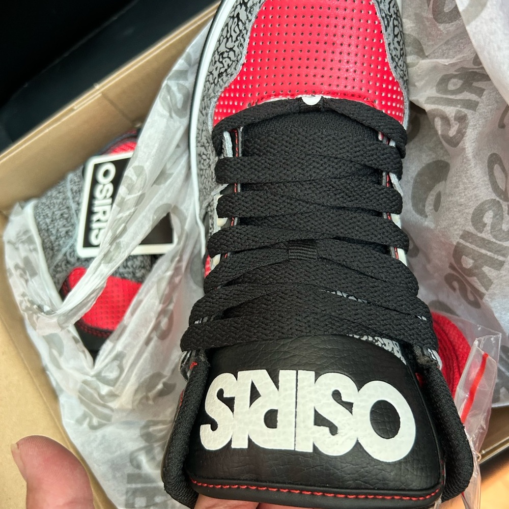 Brand new kids Osiris sneaker